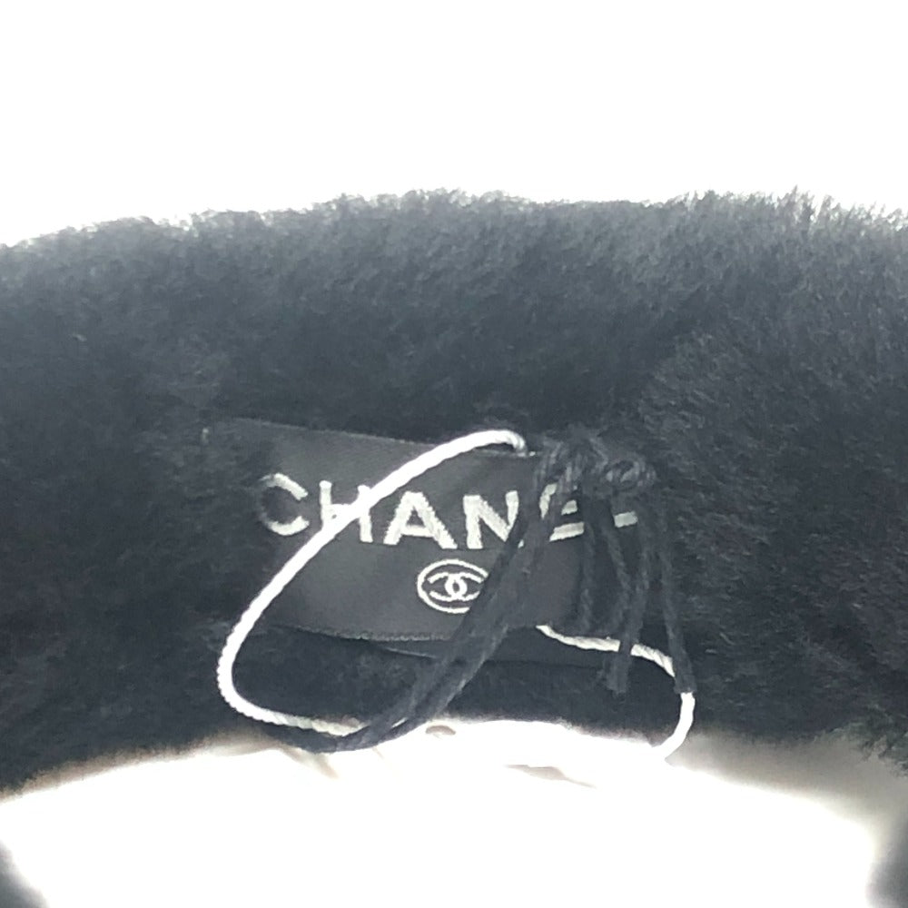 CHANEL CC Mark Fashion accessories, winter clothing, earmuffs, fur Earmuff Mouton Black/White Used