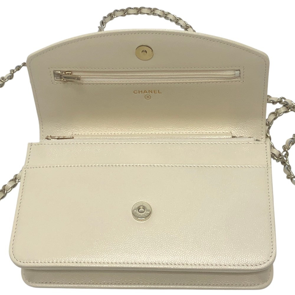 CHANEL AP4653 メティエダール コレクション ココマーク カバン チェーンウォレット 斜め掛け ショルダーバッグ キャビアスキン レディース クリームホワイト ホワイト