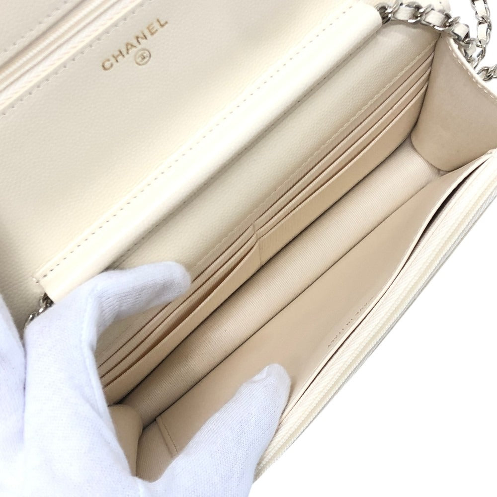 CHANEL AP4653 メティエダール コレクション ココマーク カバン チェーンウォレット 斜め掛け ショルダーバッグ キャビアスキン レディース クリームホワイト ホワイト