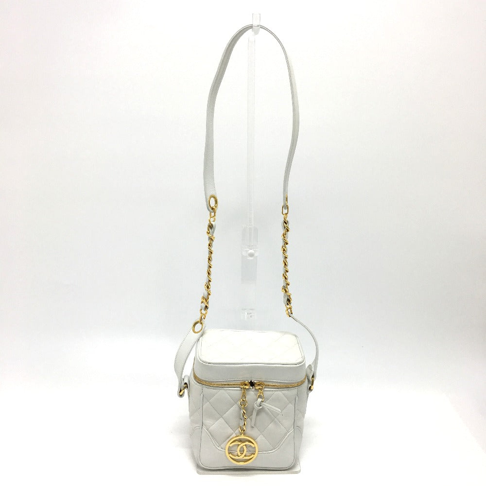 CHANEL CC ココマーク マトラッセ バニティ ショルダーバッグ ラムスキン レディース ホワイト