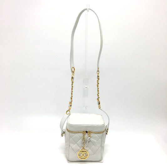 CHANEL CC ココマーク マトラッセ バニティ ショルダーバッグ ラムスキン レディース ホワイト