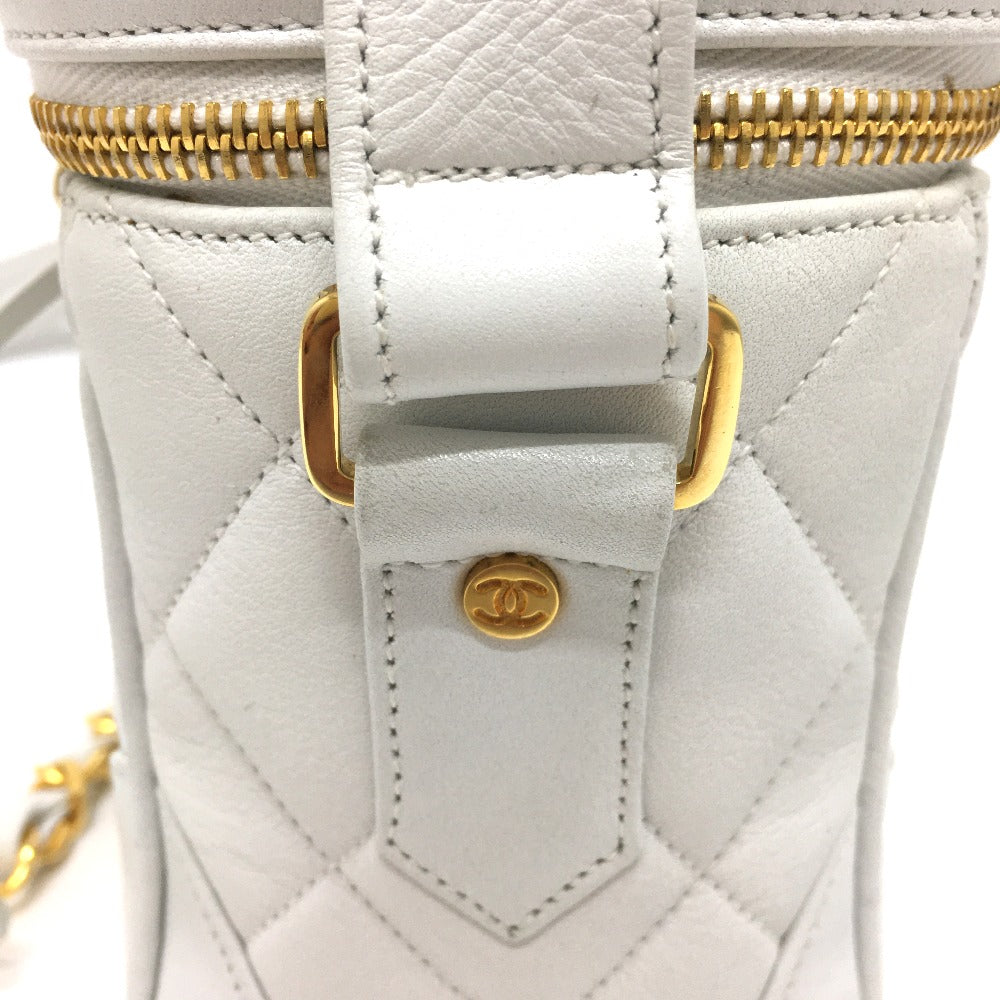 CHANEL CC ココマーク マトラッセ バニティ ショルダーバッグ ラムスキン レディース ホワイト