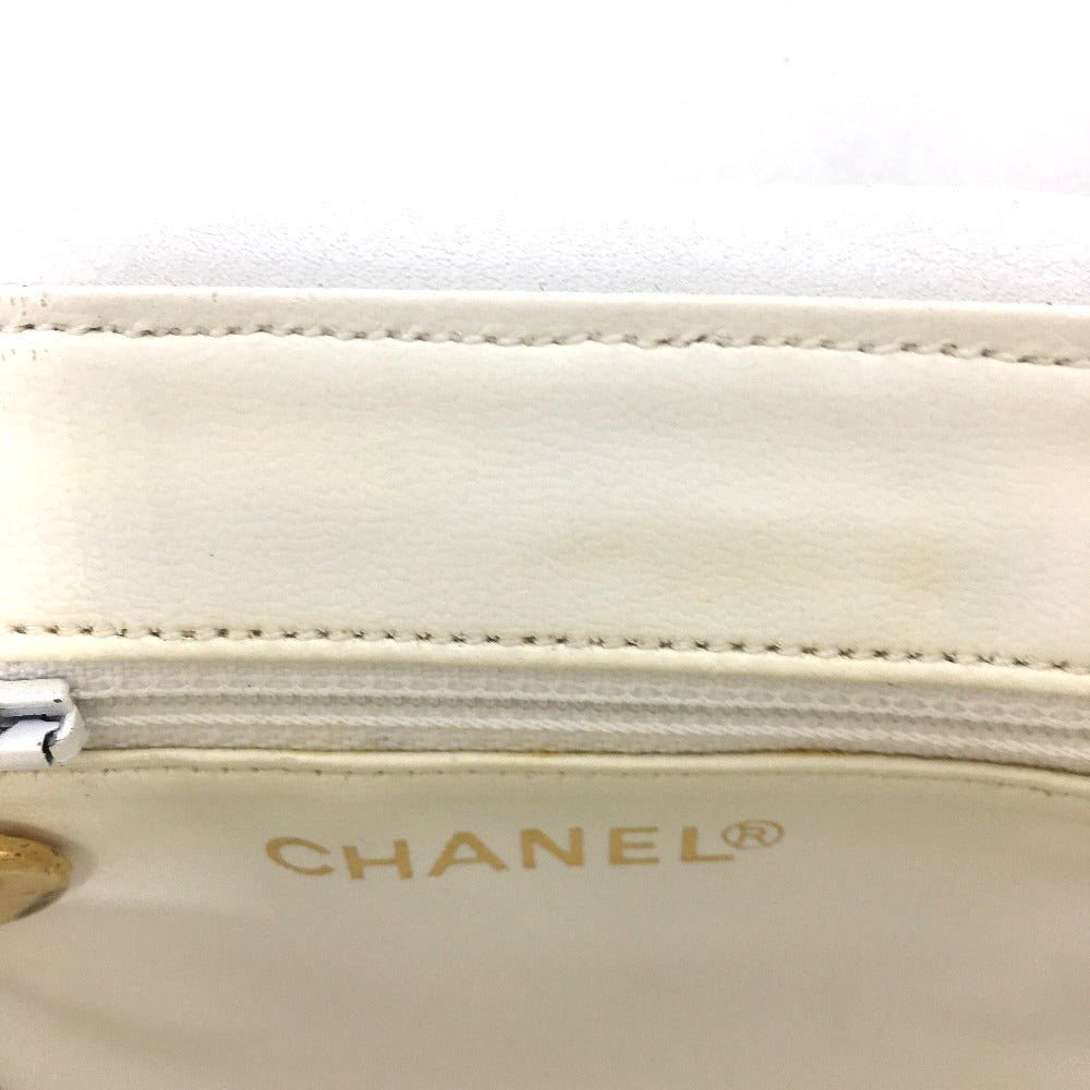 CHANEL CC ココマーク マトラッセ バニティ ショルダーバッグ ラムスキン レディース ホワイト
