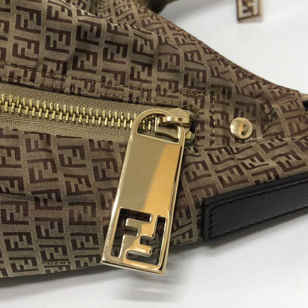 FENDI 8BR633 ズッカ柄 サイドジップ 肩掛けバック カバン バック ショルダーバッグ キャンバス レディース ベージュ