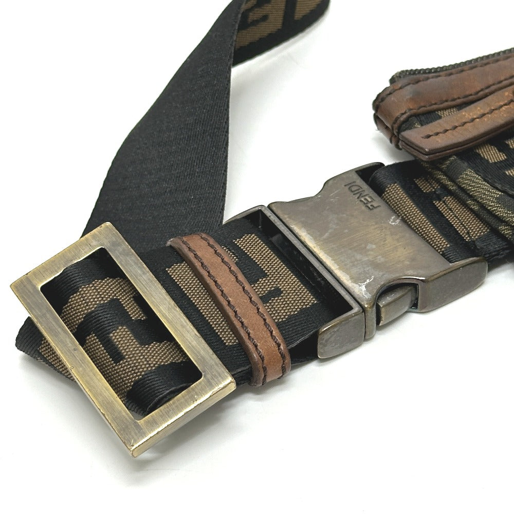 FENDI ズッカ柄 カバン フラット 斜め掛け 肩掛け ウエストバッグ キャンバス メンズ ブラウン