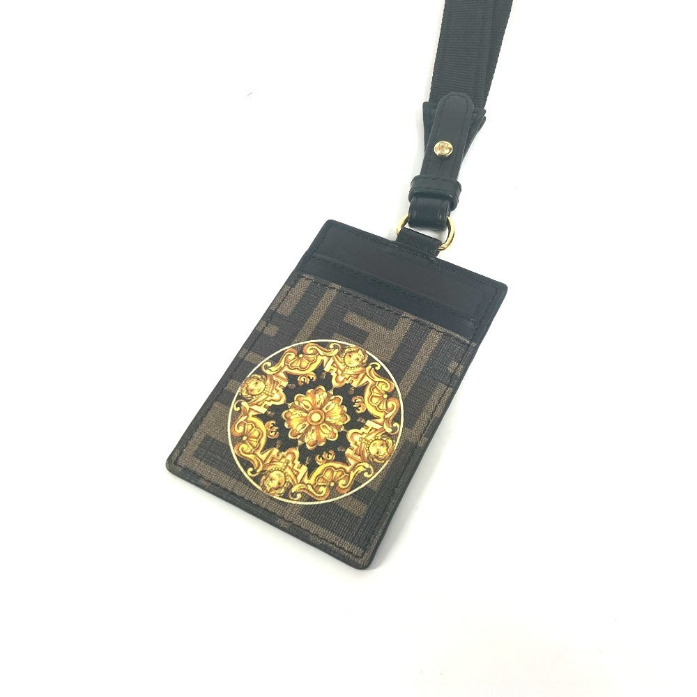 FENDI ヴェルサーチ コラボ VERSACE ロゴ フェンダーチェ FENDACE ズッカ ストラップ付 名刺入れ パスケース カードケース PVC ユニセックス ブラウン - brandshop-reference