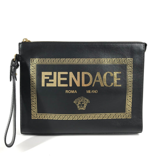FENDI ヴェルサーチ VERSACE コラボ フェンダーチェ ロゴ FENDACE ストラップ付 ポーチ カバン クラッチバッグ レザー ユニセックス ブラック - brandshop-reference