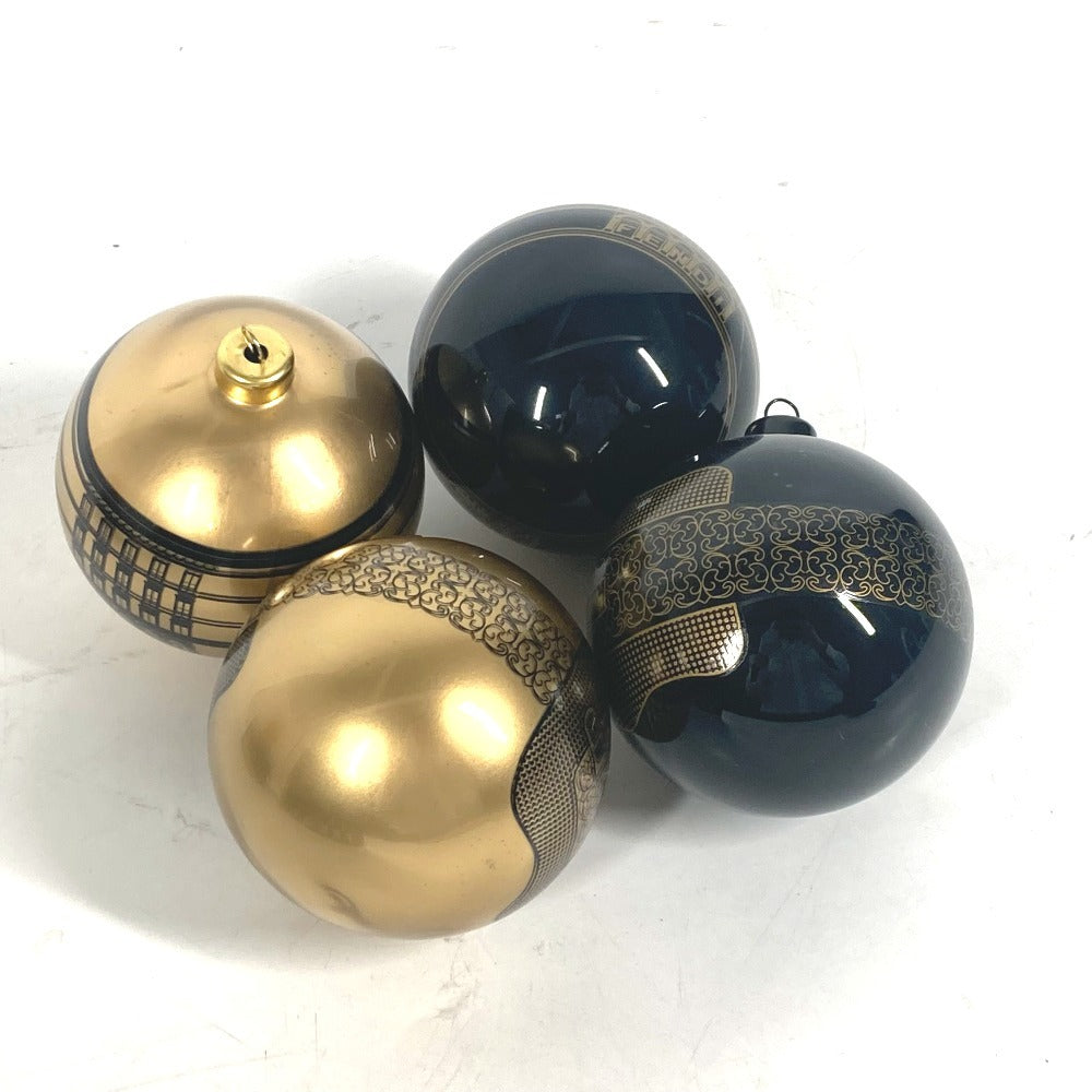 FENDI Xmas クリスマスボール ロゴ クリスマス オーナメント 4個セット ロゴ チャーム プラスチック ユニセックス ゴールド - brandshop-reference