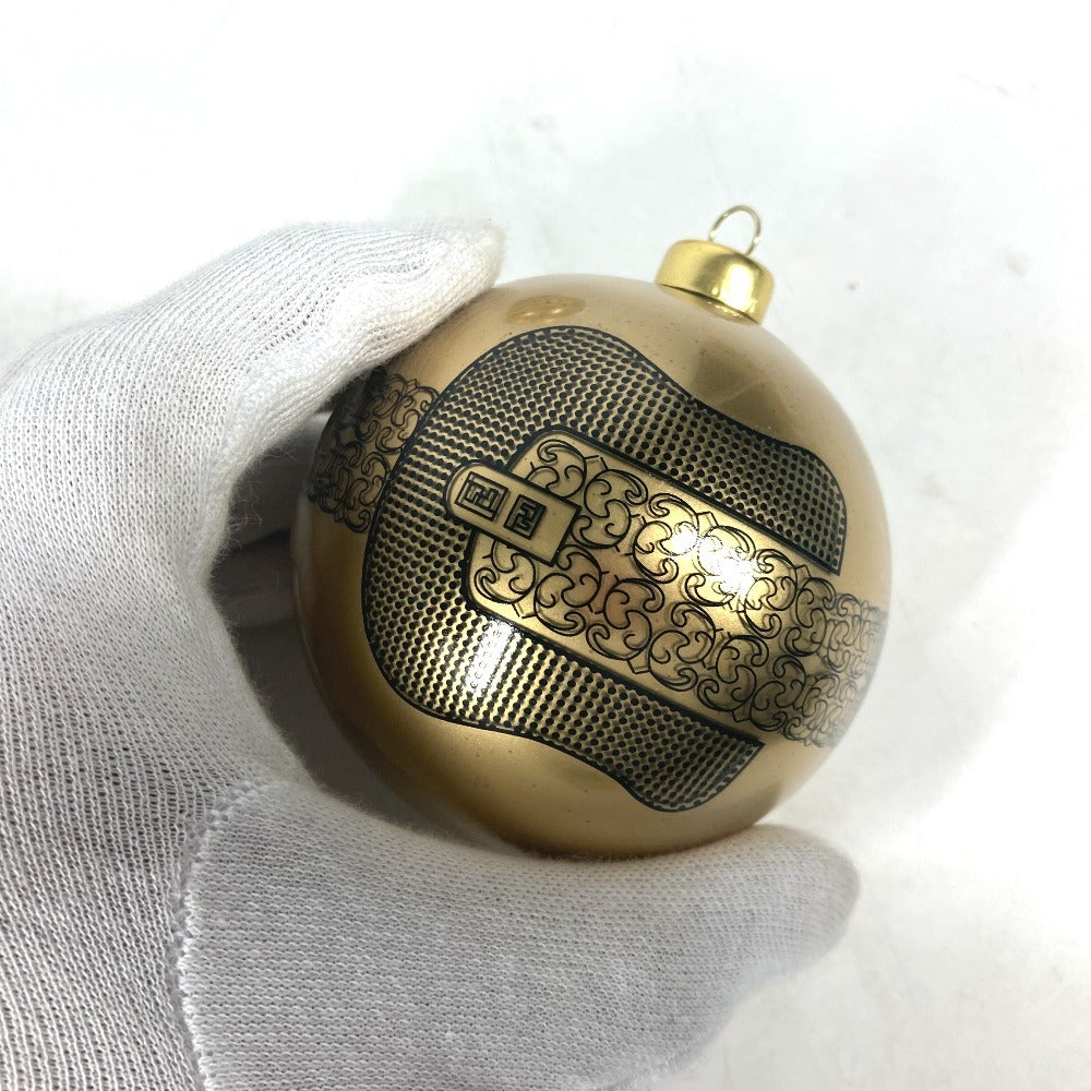 FENDI Xmas クリスマスボール ロゴ クリスマス オーナメント 4個セット ロゴ チャーム プラスチック ユニセックス ゴールド - brandshop-reference
