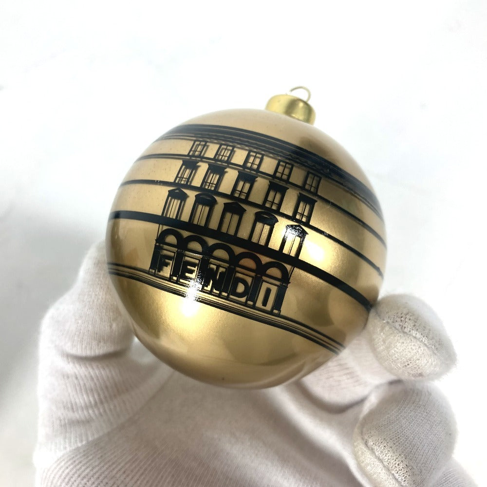 FENDI Xmas クリスマスボール ロゴ クリスマス オーナメント 4個セット ロゴ チャーム プラスチック ユニセックス ゴールド - brandshop-reference