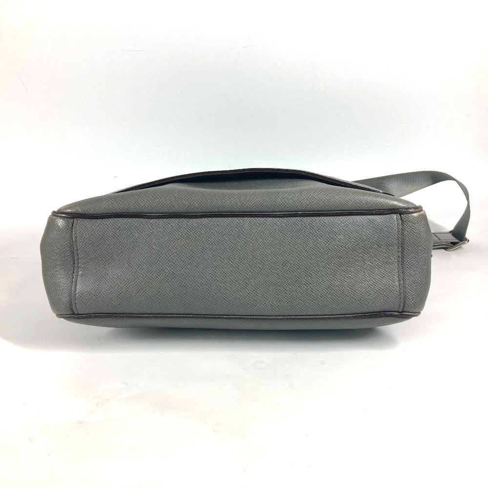 LOUIS VUITTON M32623 タイガ ロマンMM カバン 斜め掛け フラップ メッセンジャーバッグ ショルダーバッグ タイガレザー メンズ グラシエ グレー