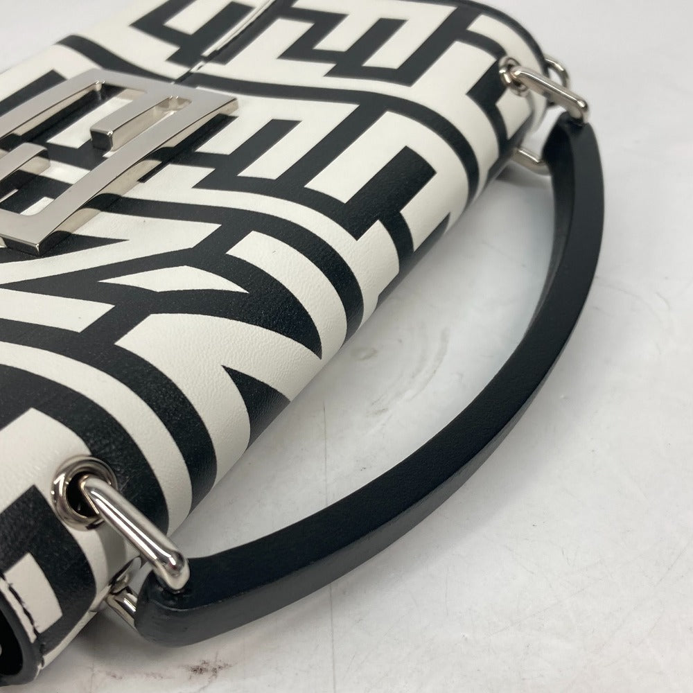 FENDI 7AS142 マークジェイコブス コラボ  バゲット フォンポーチ  カバン ロゴ ショルダーバッグ 2WAYバッグ 斜め掛け ハンドバッグ レザー レディース ホワイト - brandshop-reference