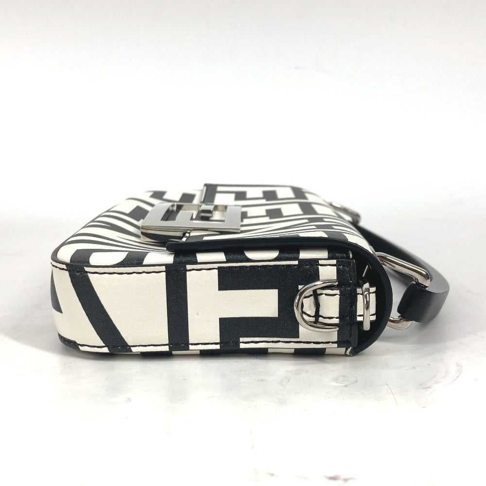 FENDI 7AS142 マークジェイコブス コラボ  バゲット フォンポーチ  カバン ロゴ ショルダーバッグ 2WAYバッグ 斜め掛け ハンドバッグ レザー レディース ホワイト - brandshop-reference