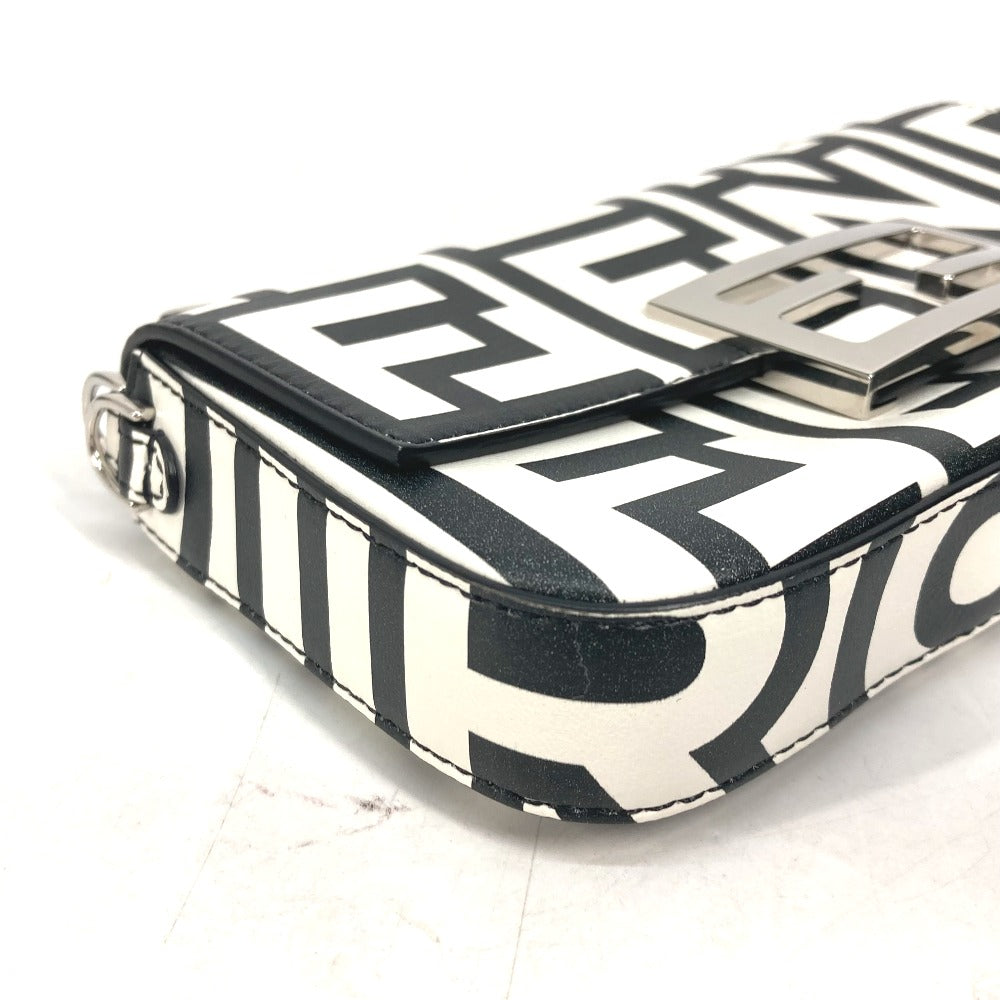 FENDI 7AS142 マークジェイコブス コラボ  バゲット フォンポーチ  カバン ロゴ ショルダーバッグ 2WAYバッグ 斜め掛け ハンドバッグ レザー レディース ホワイト - brandshop-reference