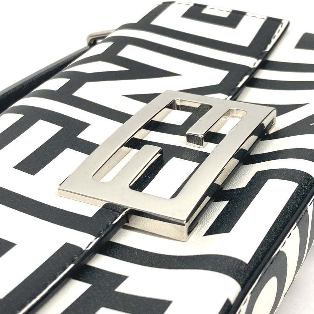 FENDI 7AS142 マークジェイコブス コラボ  バゲット フォンポーチ  カバン ロゴ ショルダーバッグ 2WAYバッグ 斜め掛け ハンドバッグ レザー レディース ホワイト - brandshop-reference