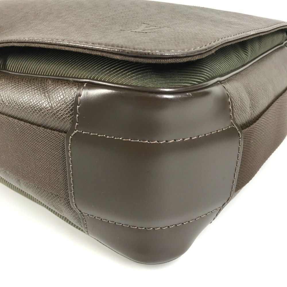 LOUIS VUITTON M30148 タイガ ヴィクトール 斜め掛け フラップ メッセンジャーバッグ カバン ショルダーバッグ タイガレザー ユニセックス グリズリ ブラウン