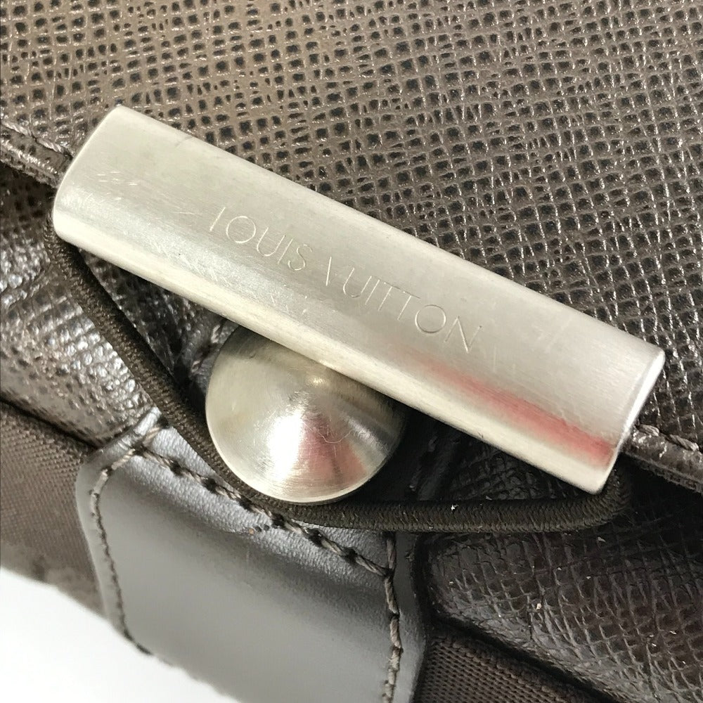 LOUIS VUITTON M30148 タイガ ヴィクトール 斜め掛け フラップ メッセンジャーバッグ カバン ショルダーバッグ タイガレザー ユニセックス グリズリ ブラウン