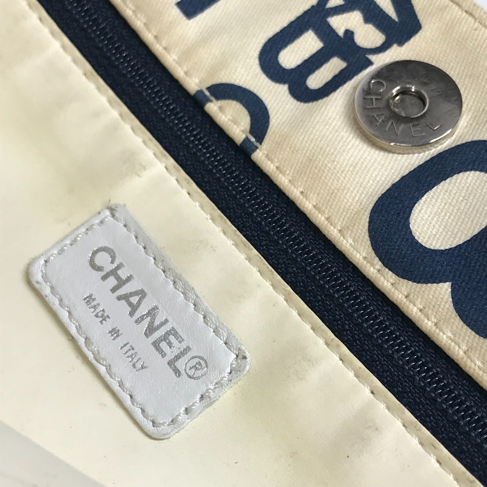 CHANEL バイシーライン CC ココマーク ロゴ カバン 肩掛け プラスチックチェーン チェーンバッグ トートバッグ ショルダーバッグ キャンバス レディース ホワイト