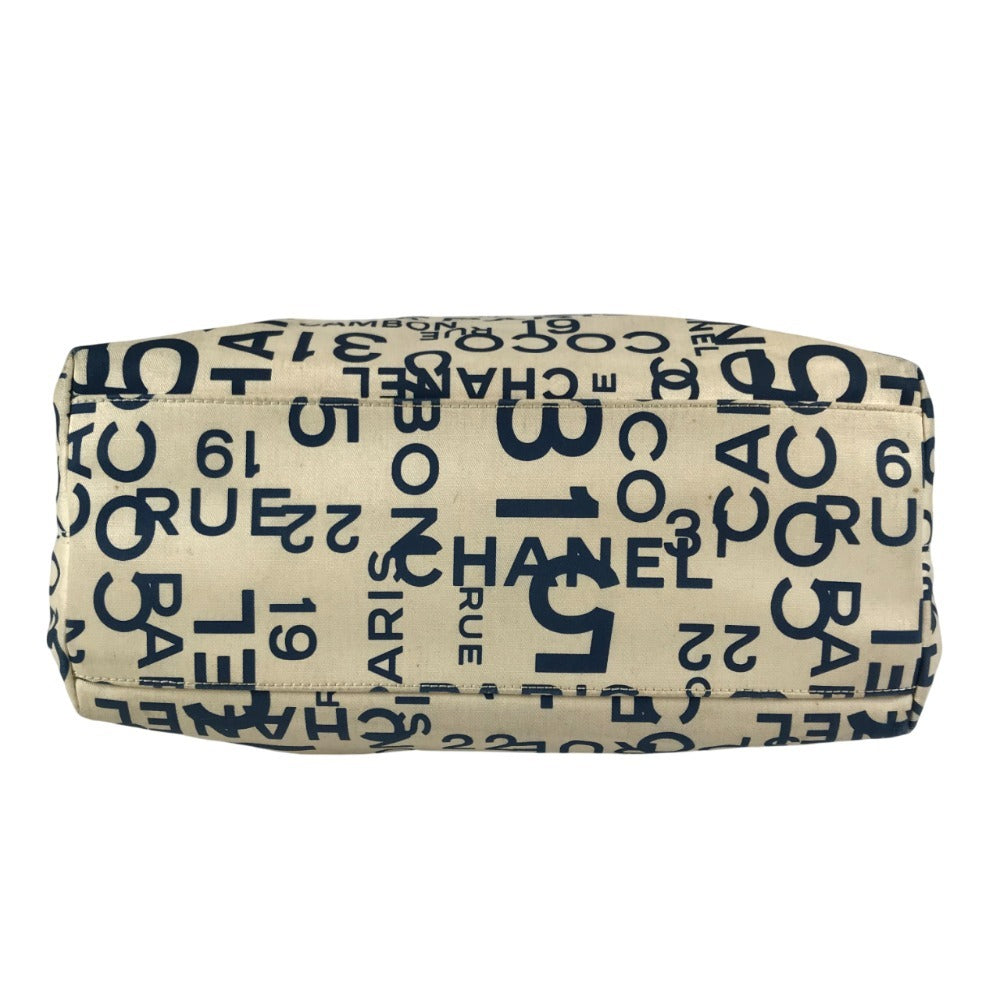 CHANEL バイシーライン CC ココマーク ロゴ カバン 肩掛け プラスチックチェーン チェーンバッグ トートバッグ ショルダーバッグ キャンバス レディース ホワイト