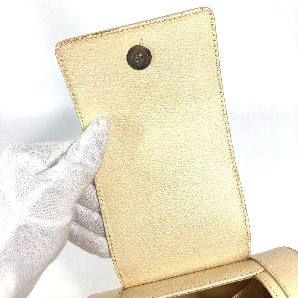 BVLGARI ビーゼロワン B-ZERO1 ロゴ カバン フラップ ドラム型 どらむ型 ショルダーバッグ レザー ユニセックス ホワイト