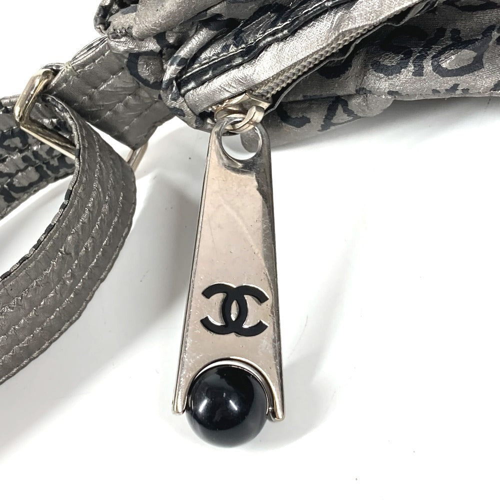 CHANEL アンリミテッド ロゴ 斜め掛け カバン ポシェット ショルダーバッグ ナイロンキャンバス レディース シルバー