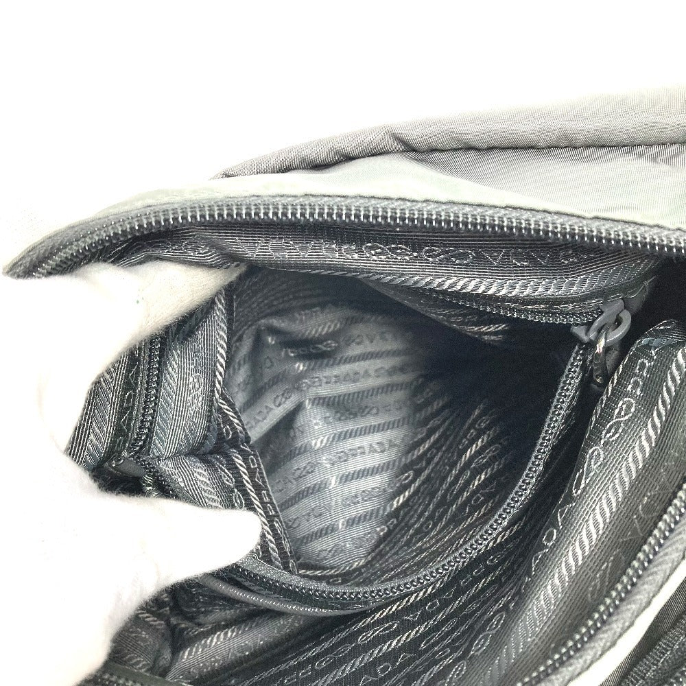 PRADA BT0953 トライアングルロゴ 三角ロゴ プレート カバン フラップ 斜め掛け メッセンジャーバッグ ショルダーバッグ レザー/ナイロン ユニセックス グレー系