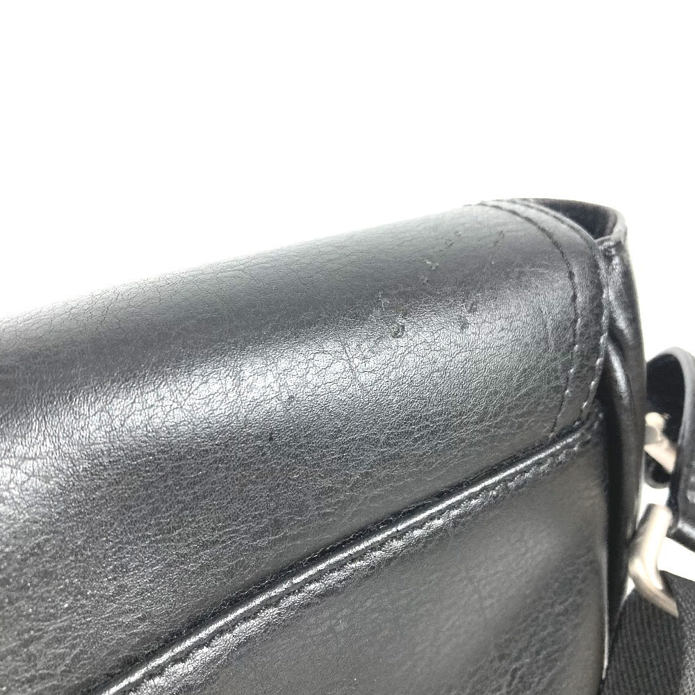 Salvatore Ferragamo メッセンジャーバッグ ロゴ 斜め掛け カバン フラップ ショルダーバッグ レザー ユニセックス ブラック