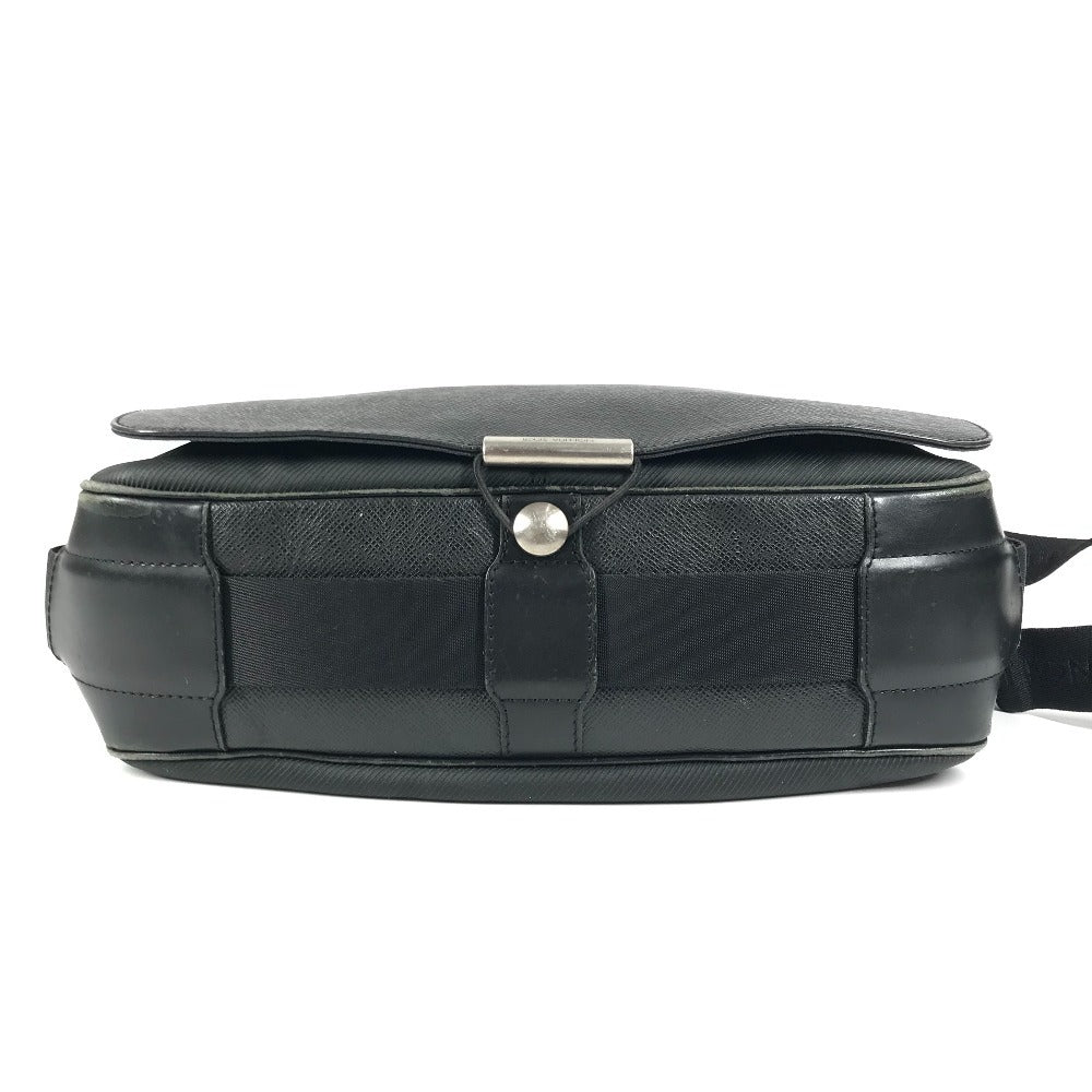 LOUIS VUITTON M30142 Taiga Victor Bag Crossbody Messenger Bag Flap Shoulder Bag Taiga Leather Unisex Noir Black