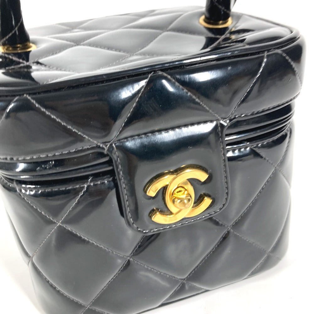 CHANEL ヴィンテージ CC ココマーク ロゴ キルティング マトラッセ ハート型ミラー カバン バニティバッグ ハンドバッグ パテントレザー レディース ブラック
