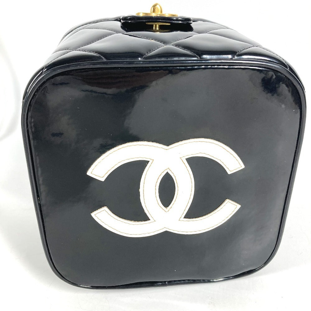 CHANEL ヴィンテージ CC ココマーク ロゴ キルティング マトラッセ ハート型ミラー カバン バニティバッグ ハンドバッグ パテントレザー レディース ブラック