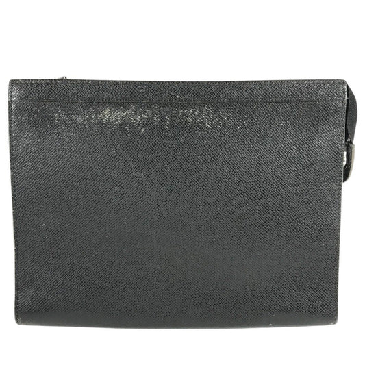 LOUIS VUITTON M30547 Taiga Pochette Voyage กระเป๋าคลัตช์ กระเป๋าถือ กระเป๋าใส่เอกสาร หนังไทก้า สีดำเทา สำหรับผู้ชาย