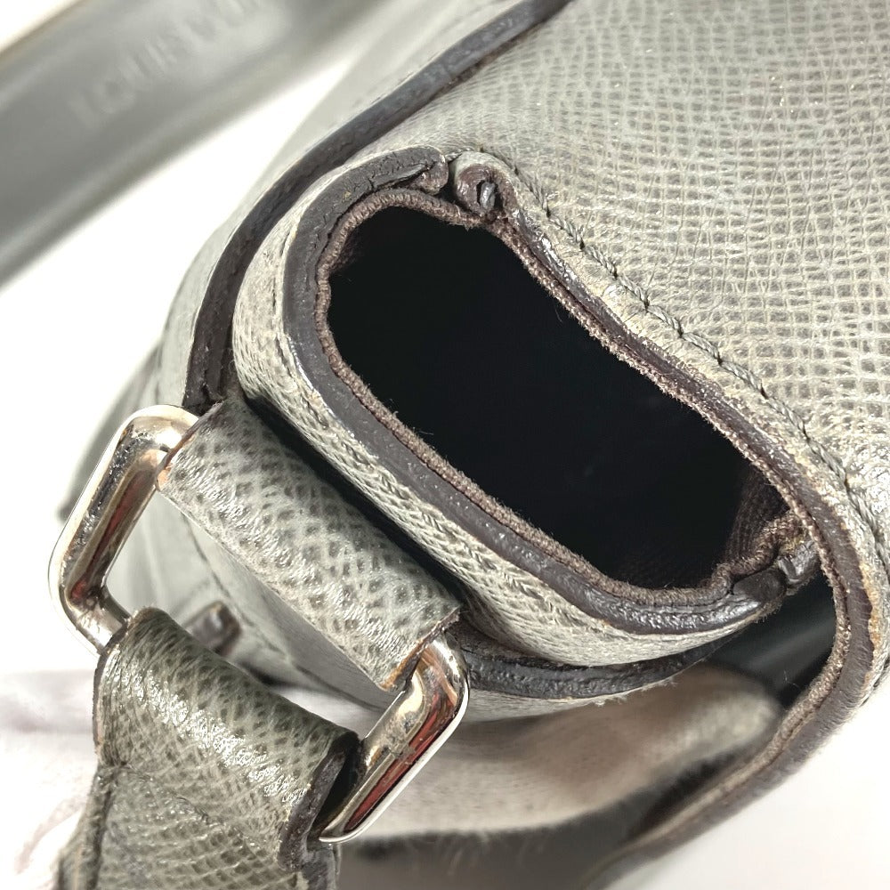 LOUIS VUITTON M32623 タイガ ロマンMM ロマン MM カバン 斜め掛け フラップ メッセンジャーバッグ ショルダーバッグ タイガレザー ユニセックス グラシエ グレー