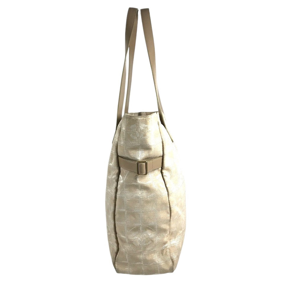 CHANEL A15825 New travel line GM New Travel Line GM Tote bag, shoulder bag, canvas Tote Bag Nylon / Leather Beige Used