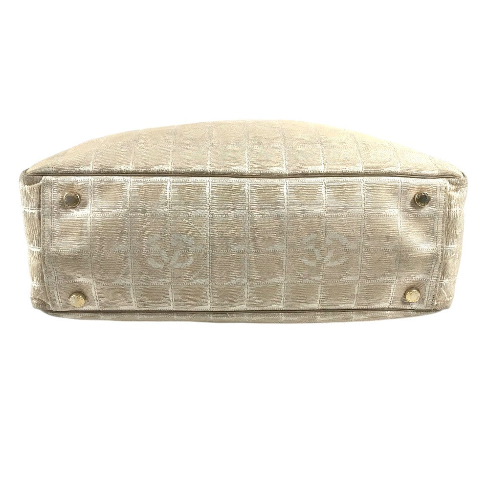 CHANEL A15825 New travel line GM New Travel Line GM Tote bag, shoulder bag, canvas Tote Bag Nylon / Leather Beige Used