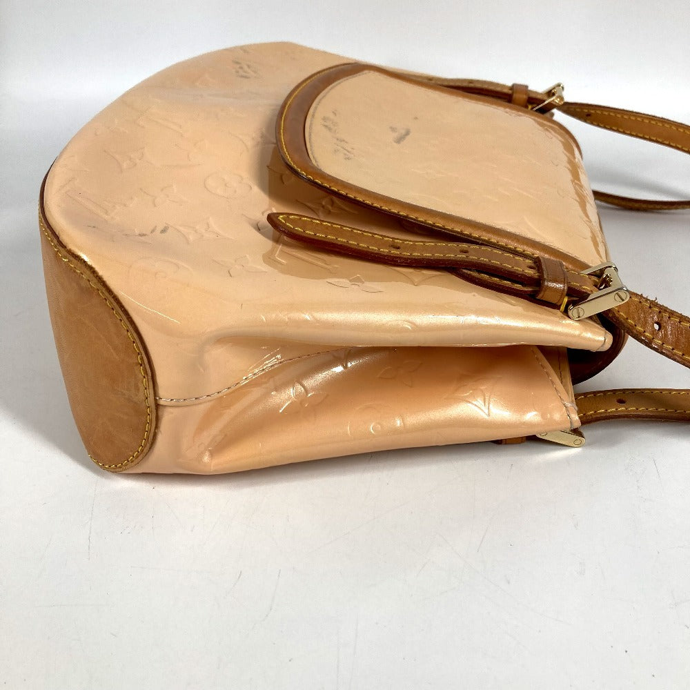LOUIS VUITTON M91284 โมโนแกรมเวอร์นิ บิสเคย์นเบย์ GM กระเป๋าสะพายข้าง บิสเคย์นเบย์ GM กระเป๋าสะพาย กระเป๋าโท้ท กระเป๋าสะพายไหล่แบบมีฝาปิด แคนวาสโมโนแกรมเวอร์นิ ยูนิเซ็กส์ มาชเมลโลว์พิงก์ ชมพู
