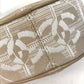 CHANEL A17682 โลโก้ CC New Travel Line กระเป๋าคลัทช์ กระเป๋าใส่เครื่องสำอาง ผ้าแคนวาส สำหรับผู้หญิง สีเบจ