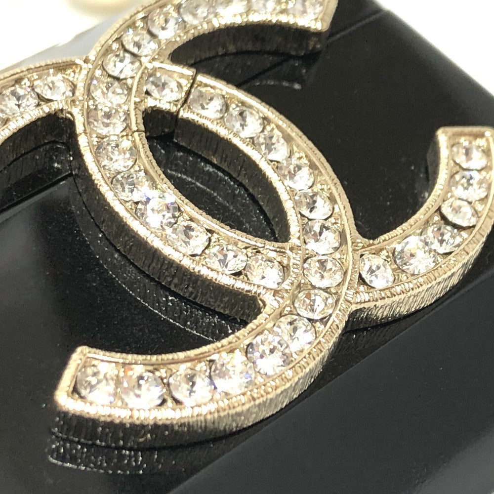 CHANEL AB6425 CC ココマーク AirPodsPro エアポッズケース apple アップル パールショルダー P21A イヤホン ショルダーバッグ イヤフォンケース プラスチック レディース ブラック - brandshop-reference