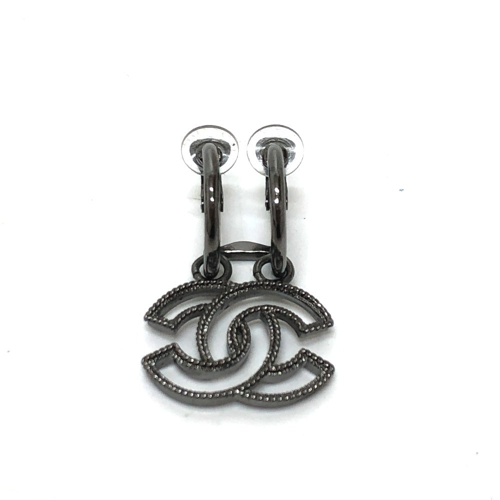 CHANEL CC ココマーク A17S イヤリング メタル レディース ブラック