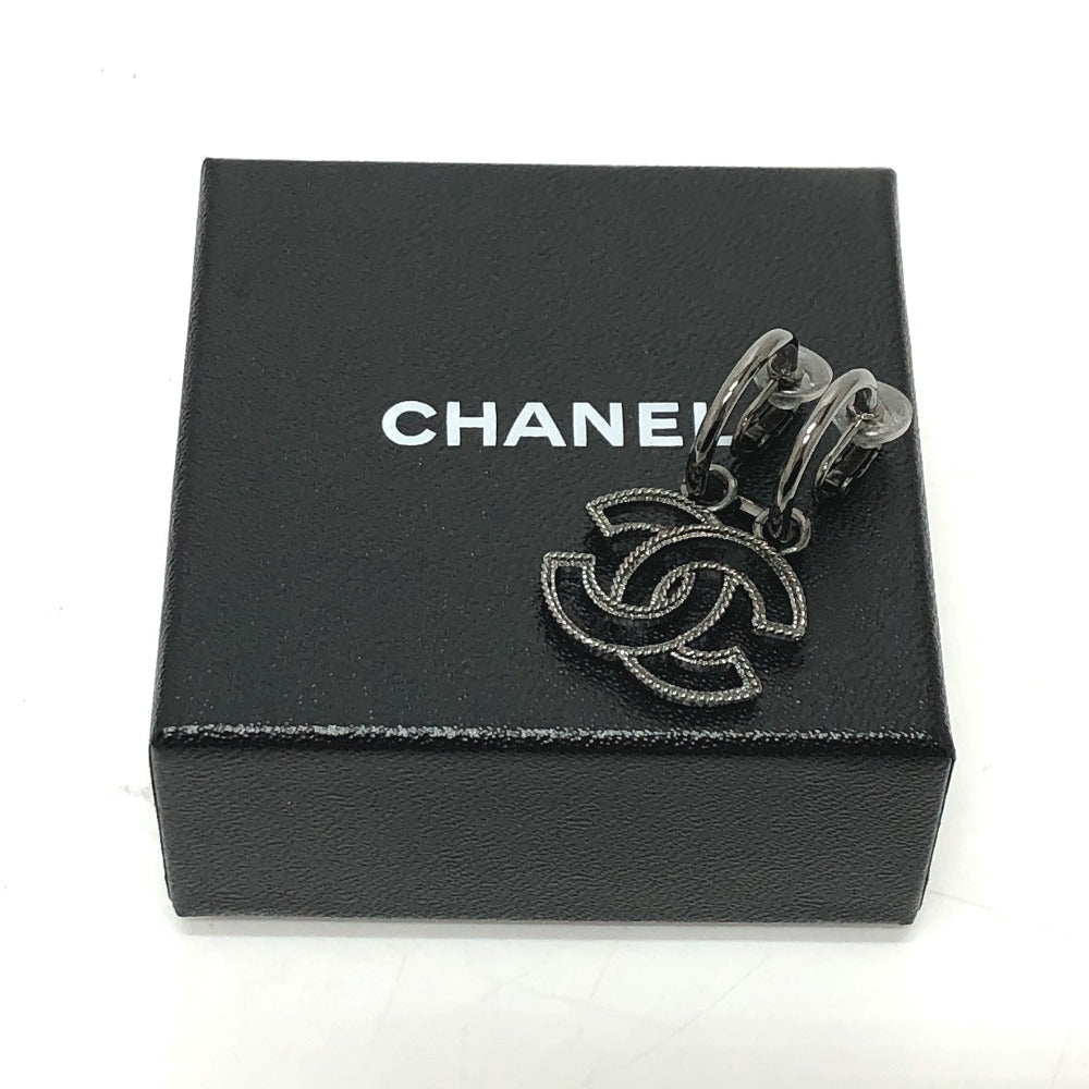 CHANEL CC ココマーク A17S イヤリング メタル レディース ブラック