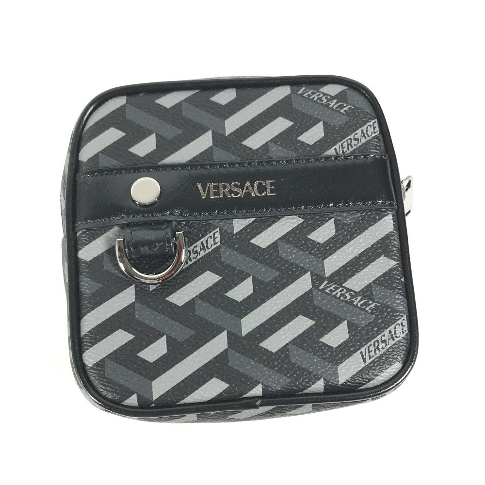 VERSACE 総ロゴ ラグレカ スクエア メイクポーチ 化粧ポーチ マルチポーチ ポーチ レザー レディース グレー