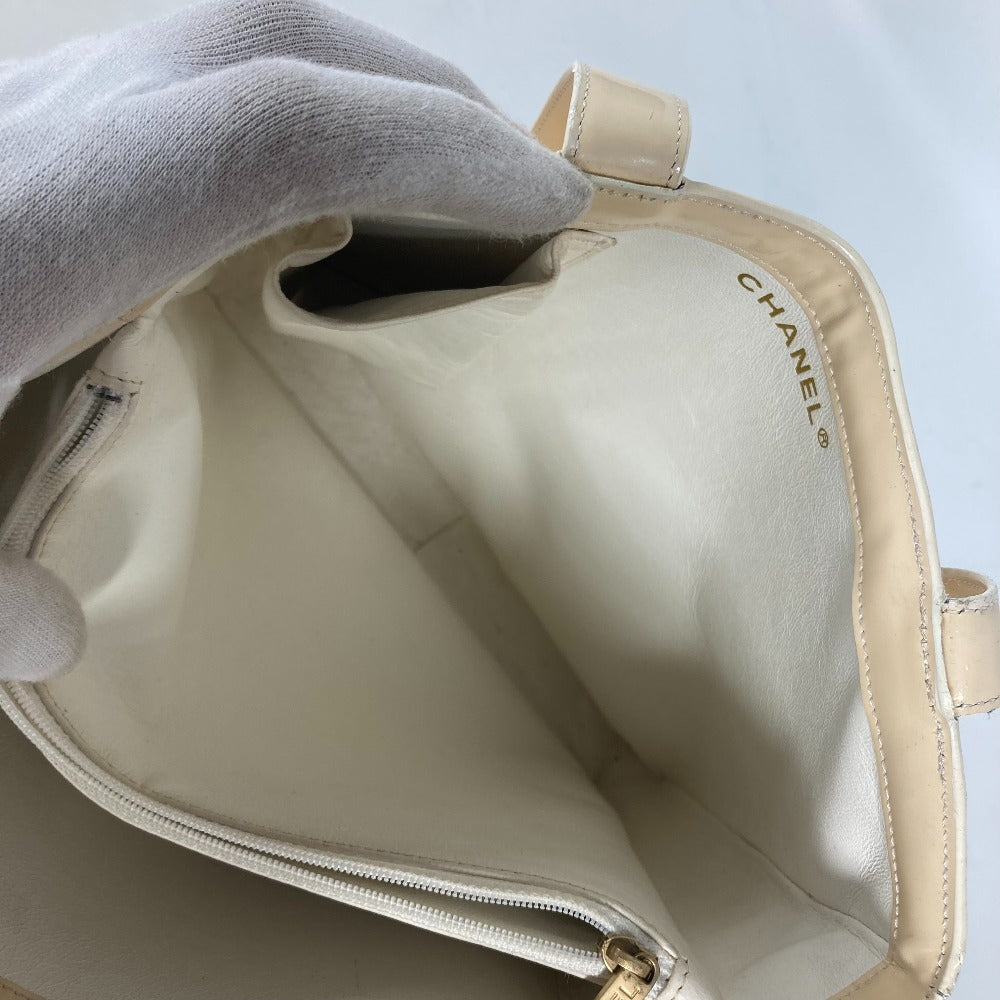 CHANEL ロゴ カバン 肩掛け トートバッグ ショルダーバッグ パテントレザー レディース - brandshop-reference