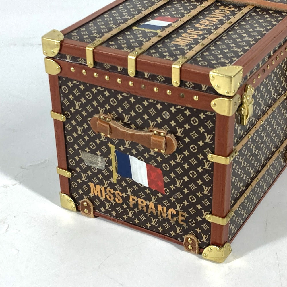 LOUIS VUITTON  M99408  モノグラム ノベルティ ミス フランス トランク オブジェ ペーパーウェイト 文鎮 オブジェ レザー ユニセックス ブラウン - brandshop-reference