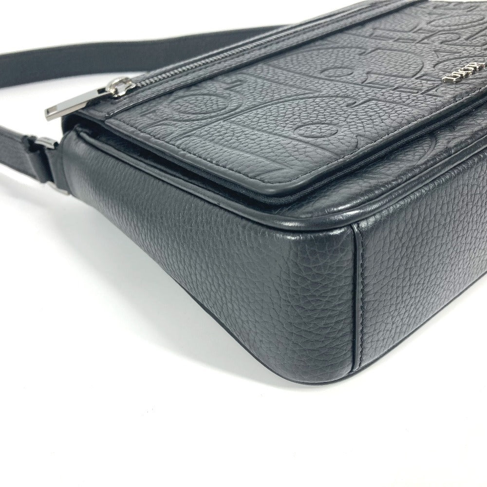 Dior 1ESPO329LLG 24AW フラップ付き 総ロゴ エンボス カバン 斜め掛け ショルダーバッグ レザー ユニセックス ブラック - brandshop-reference