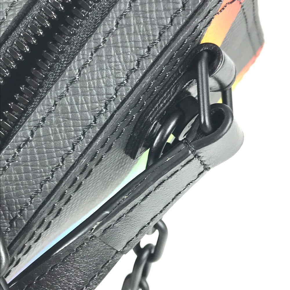 LOUIS VUITTON M30332 Taiga Rainbow Danube Messenger Bag Crossbody Pochette Bolso de hombro Taiga Cuero Unisex Negro