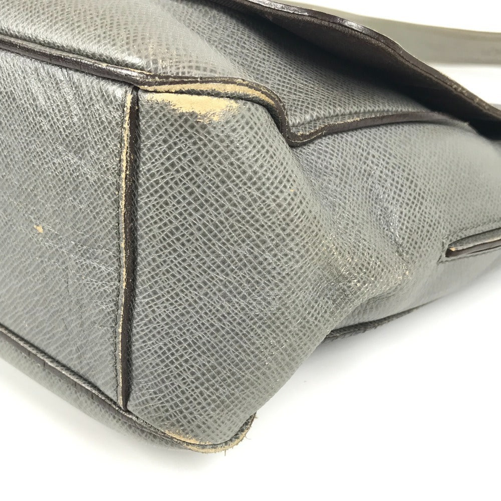 LOUIS VUITTON M32700 タイガ ロマンPM ロマン PM カバン メッセンジャーバッグ フラップ ショルダーバッグ タイガレザー ユニセックス グラシエ グレー