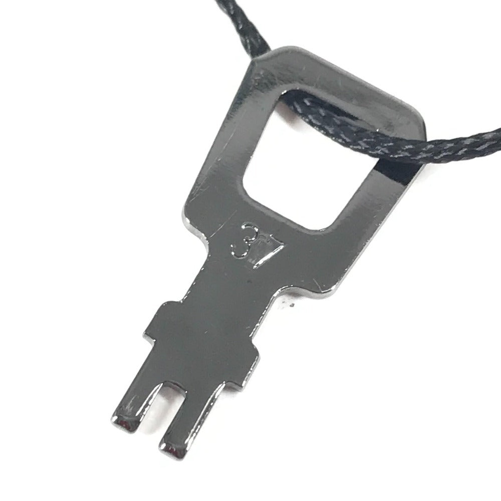 VERSACE ストラップ付き ロゴ カバン ポーチ フラップ クラッチバッグ セカンドバッグ レザー ユニセックス ブラック