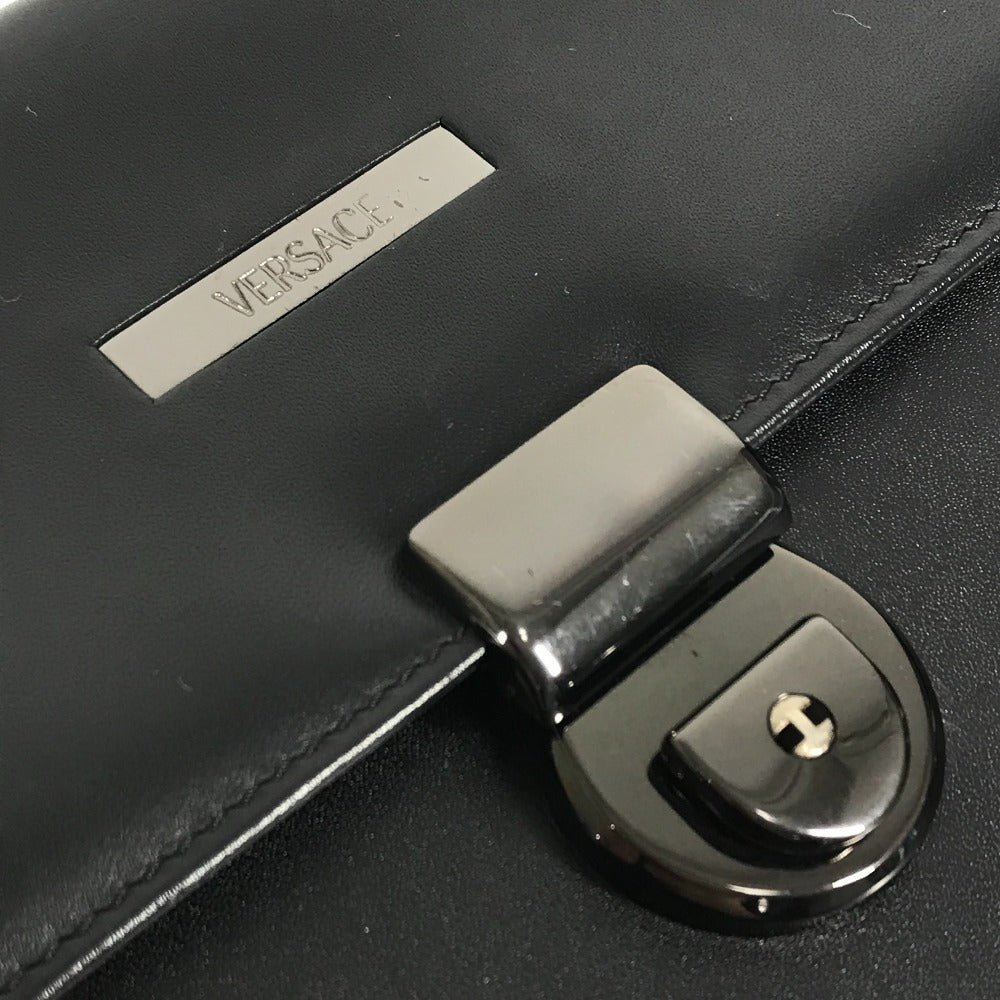 VERSACE ストラップ付き ロゴ カバン ポーチ フラップ クラッチバッグ セカンドバッグ レザー ユニセックス ブラック