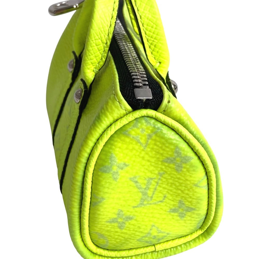 LOUIS VUITTON M01048 Taiga Rama Porte-Clés Mini Keepall Bag Charm, Bag-Shaped Boston Bag Keychain, Taiga Leather, Unisex, Yellow