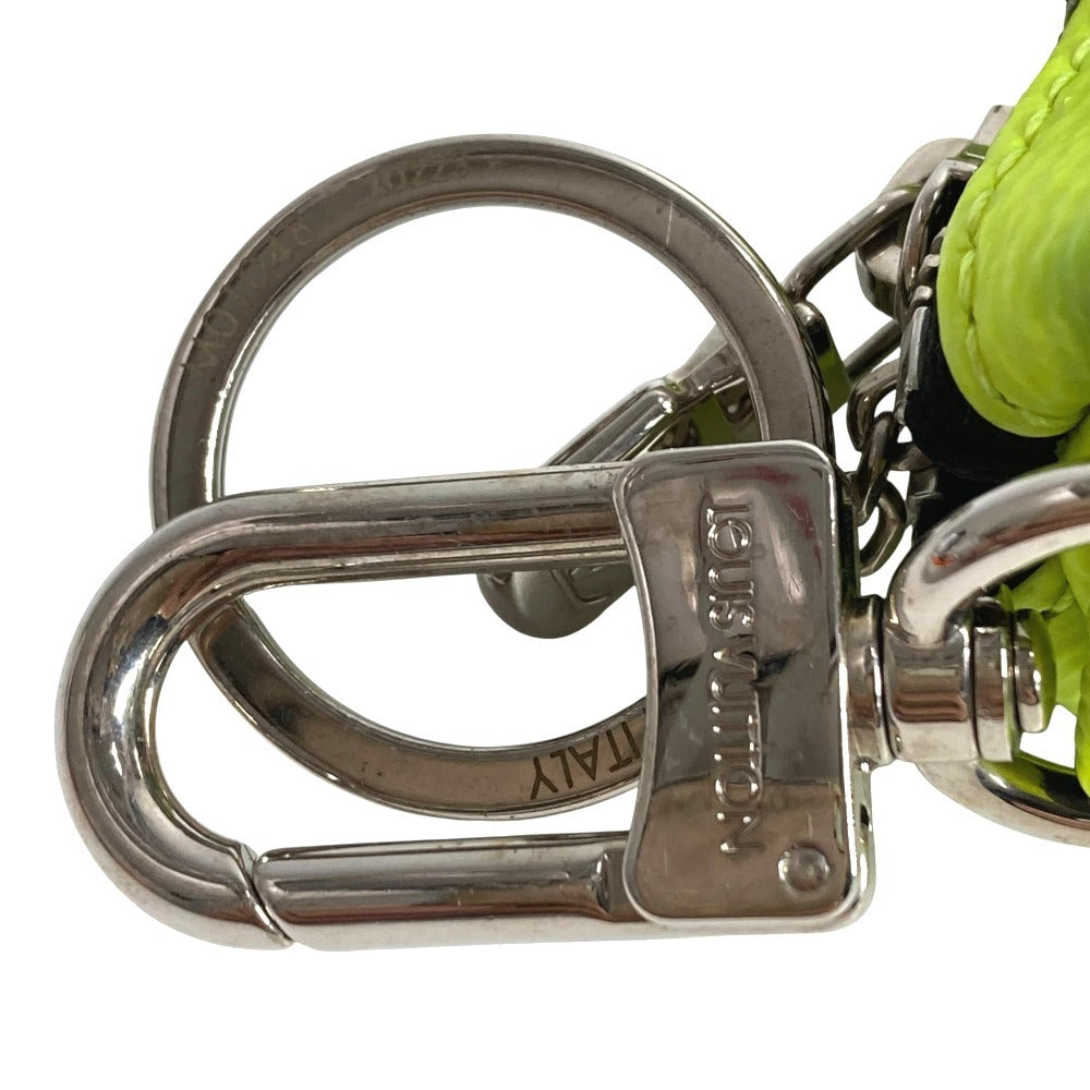 LOUIS VUITTON M01048 Taiga Rama Porte-Clés Mini Keepall Bag Charm, Bag-Shaped Boston Bag Keychain, Taiga Leather, Unisex, Yellow