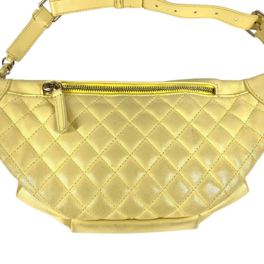 CHANEL チェーン ベルトバッグ ウエストポーチ CC ココマーク カバン クロス キルティング マトラッセ ボディバッグ レザー ユニセックス イエロー